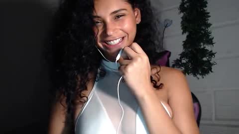 shantalsmith01 online show from February 2026 07:40:01 AM