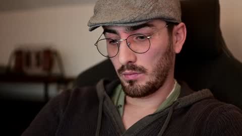 Snapshot of shape80 chatting on December 2024 04:15:02 PM frenchy boy online show from December 2024 04:15:02 PM