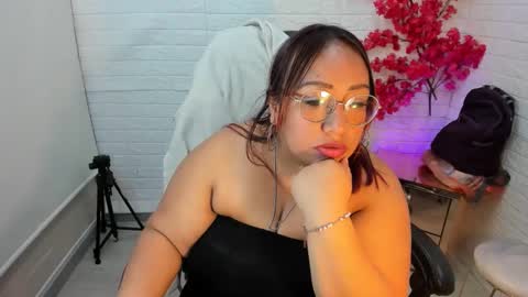 Snapshot of shara_oz chatting on March 2026 03:53:02 AM Shara Oz online show from March 2026 03:53:02 AM