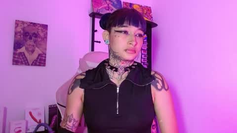 Snapshot of sharaross1 chatting on March 2026 04:38:02 AM sharaross1 online show from March 2026 04:38:02 AM