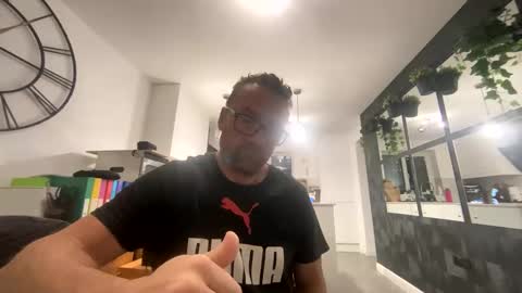 Sharksboy online show from March 2026 06:04:02 AM