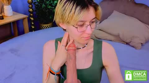 Snapshot of sharli_rose chatting on April 2026 03:25:02 PM Sharli online show from April 2026 03:25:02 PM