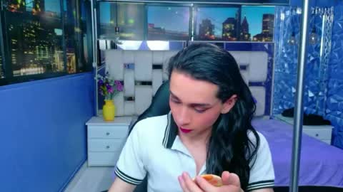 Snapshot of sharlon_ chatting on April 2026 01:05:01 PM Sharlond online show from April 2026 01:05:01 PM