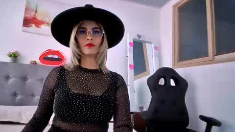 sharlott_3 online show from February 2026 01:47:01 PM