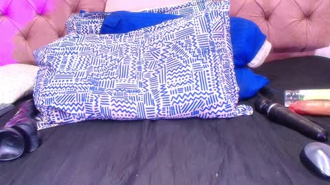 Sharlott online show from February 2025 05:56:02 PM