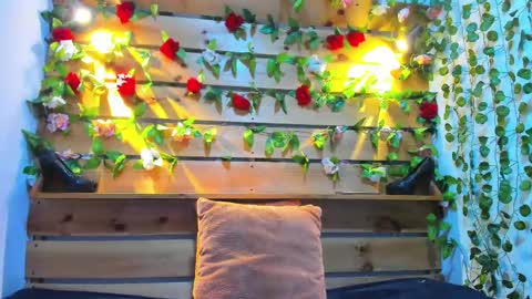 Sharol online show from September 2025 03:41:02 AM