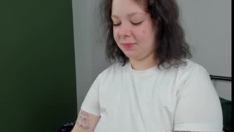 Snapshot of sharon_coxxx chatting on May 2026 01:03:02 AM Sharon online show from May 2026 01:03:02 AM
