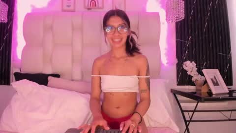 Snapshot of sharon_justin_ chatting on June 2026 08:13:02 PM Sharon online show from June 2026 08:13:02 PM