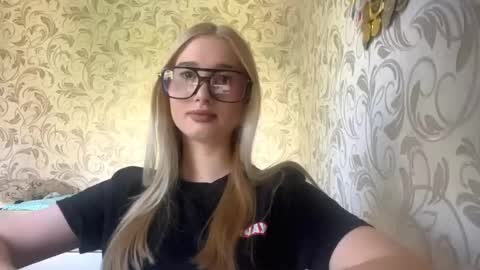 Snapshot of sharonpexton chatting on May 2026 06:41:02 AM Anita online show from May 2026 06:41:02 AM