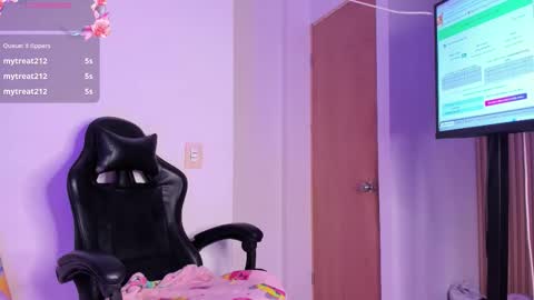 Snapshot of shaunadream chatting on November 2025 05:18:02 AM Lady Shauna online show from November 2025 05:18:02 AM