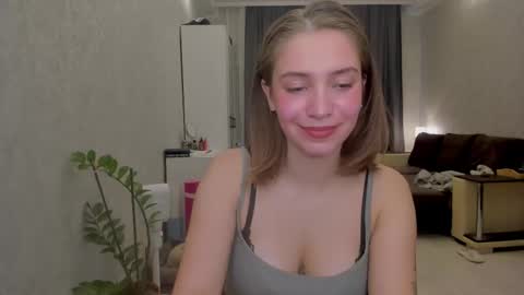 shawty__mariaa online show from October 2025 01:30:01 PM