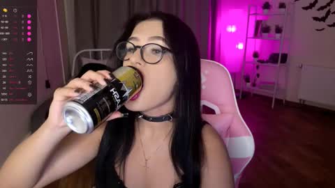 Shay online show from November 2025 03:45:02 AM