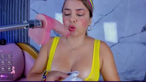 Snapshot of shayra_boobs2 chatting on June 2026 12:22:01 PM shayra_boobs2 online show from June 2026 12:22:01 PM