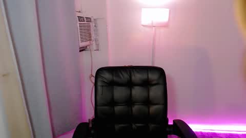 Snapshot of shealana69 chatting on January 2025 12:05:02 PM MY IG Shealana69 online show from January 2025 12:05:02 PM