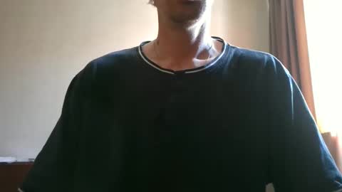 Snapshot of shedevr02 chatting on April 2026 08:47:01 AM Roger online show from April 2026 08:47:01 AM