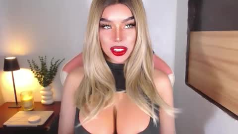 sheenafrost online show from April 2026 06:49:02 PM