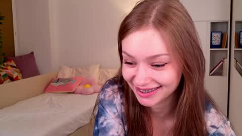 SHEILA online show from May 2026 04:04:01 PM