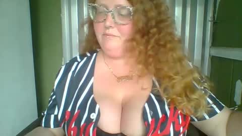 Red online show from September 2025 07:35:01 PM