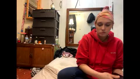 Snapshot of shelbybaby01 chatting on December 2024 10:28:02 PM Shelby holes online show from December 2024 10:28:02 PM