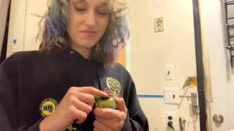 Snapshot of shelbybaby01 chatting on October 2025 12:04:02 PM Shelby holes online show from October 2025 12:04:02 PM