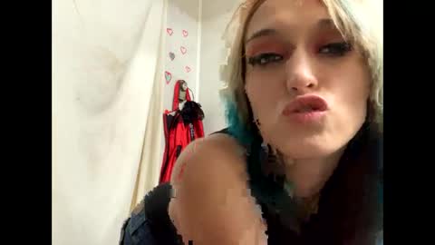 Snapshot of shelbybaby01 chatting on October 2025 03:01:02 AM Shelby holes online show from October 2025 03:01:02 AM