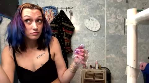 Snapshot of shelbybaby01 chatting on November 2025 10:37:02 AM Shelby holes online show from November 2025 10:37:02 AM