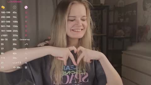 shellyboom online show from April 2026 07:06:01 PM