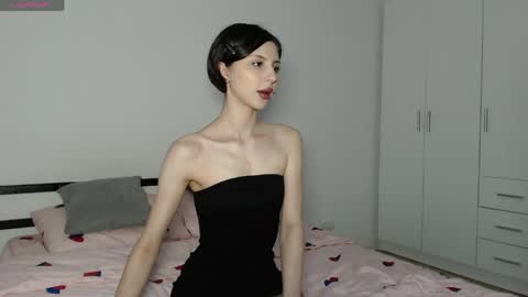 Snapshot of shellydiamondd chatting on June 2026 10:35:02 PM Shelly online show from June 2026 10:35:02 PM
