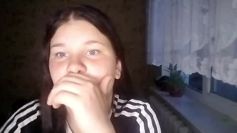 Snapshot of shellydiffley chatting on June 2026 06:19:01 PM Shelly online show from June 2026 06:19:01 PM