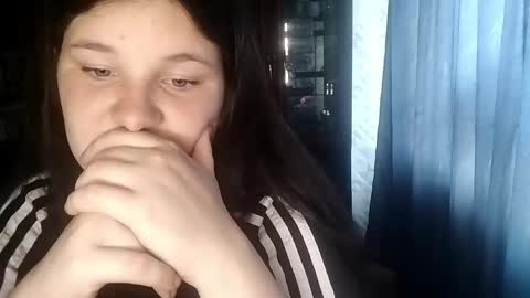 Snapshot of shellydiffley chatting on June 2026 02:17:02 PM Shelly online show from June 2026 02:17:02 PM