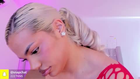 shelynna_azzul online show from November 2025 08:20:02 PM