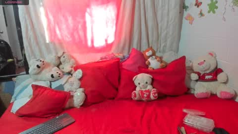 Snapshot of sherlyn_fox69 chatting on January 2025 06:52:01 PM Maria Saenz online show from January 2025 06:52:01 PM