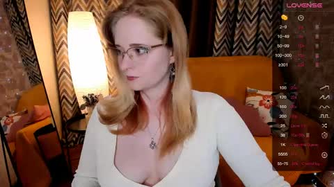 Snapshot of sheslinki chatting on May 2026 08:31:01 AM Hello guys my name is Aemilia online show from May 2026 08:31:01 AM