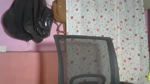 shimmering_kate online show from December 2024 04:37:02 AM