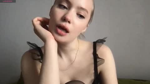 shiny_bunny1 online show from March 2026 08:32:02 AM