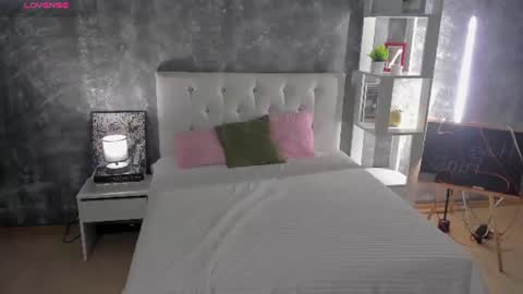 Snapshot of shiny_lisss chatting on June 2026 01:39:01 AM Lisa online show from June 2026 01:39:01 AM