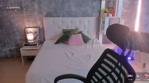 Snapshot of shiny_lisss chatting on July 2026 01:52:01 AM Lisa online show from July 2026 01:52:01 AM
