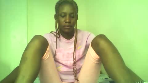 Snapshot of shipeta2 chatting on April 2026 01:52:02 AM detiefmagdalina2026 online show from April 2026 01:52:02 AM
