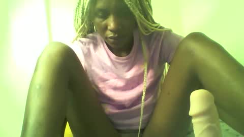 Snapshot of shipeta2 chatting on May 2026 04:07:02 AM detiefmagdalina2026 online show from May 2026 04:07:02 AM