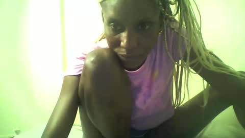 Snapshot of shipeta2 chatting on May 2026 05:26:01 AM detiefmagdalina2026 online show from May 2026 05:26:01 AM