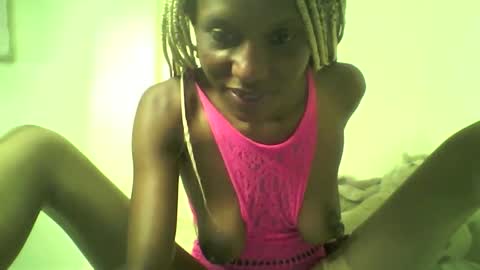 Snapshot of shipeta2 chatting on June 2026 02:39:01 AM detiefmagdalina2026 online show from June 2026 02:39:01 AM