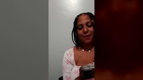 Snapshot of shockingtitz chatting on July 2026 09:17:02 PM spanish princess online show from July 2026 09:17:02 PM