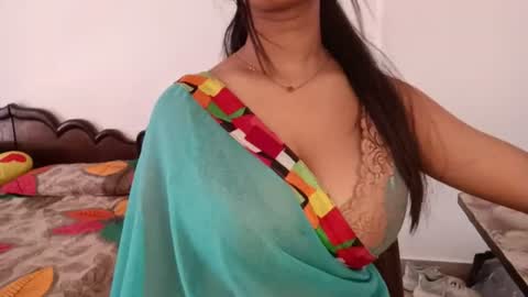 Snapshot of shreya_07 chatting on July 2026 03:04:01 AM shreya_07 online show from July 2026 03:04:01 AM