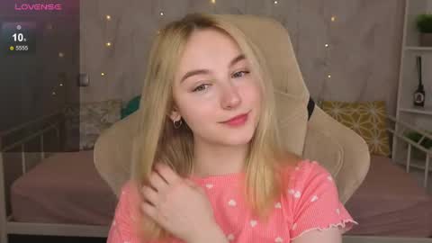 Snapshot of shy__polly chatting on June 2026 12:15:02 AM Polly online show from June 2026 12:15:02 AM