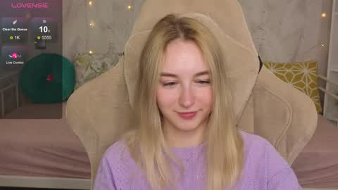 Snapshot of shy__polly chatting on June 2026 12:32:02 AM Polly online show from June 2026 12:32:02 AM