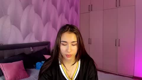 Mika online show from September 2025 01:18:01 AM