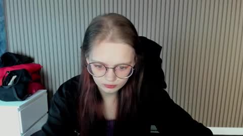 shy_elina01 online show from October 2025 10:34:02 AM