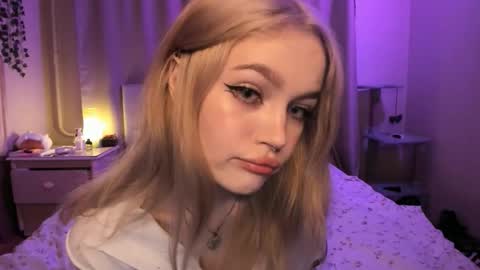 Snapshot of shy_meowmegan chatting on September 2025 09:38:01 PM Megan 3 online show from September 2025 09:38:01 PM