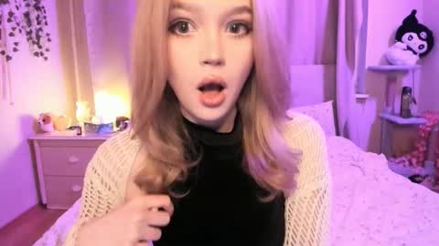 Snapshot of shy_meowmegan chatting on December 2025 01:13:01 AM Megan 3 online show from December 2025 01:13:01 AM