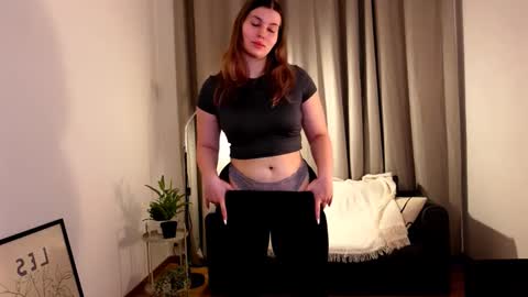 shy_nerd_babyy online show from January 2025 11:35:01 AM